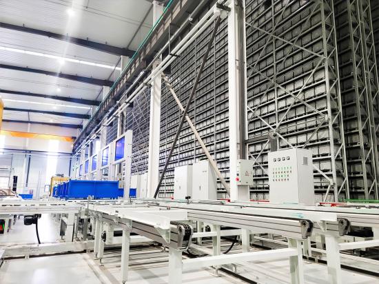 Mini load stacker crane